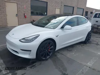2020 Tesla Model 3 Performance z VIN 5YJ3E1EC9LF641242, wystawiony jako IAAI lot #42380146 z przebiegiem Nie podano mil oraz . Historia ofert i sprzedaży dostępna na DreamBid. Obrazek 20.