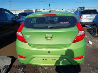2013 Hyundai Accent GS z VIN KMHCT5AE9DU072191, wystawiony jako IAAI lot #41802024 z przebiegiem 52 491 mil mil oraz . Historia ofert i sprzedaży dostępna na DreamBid. Obrazek 17.