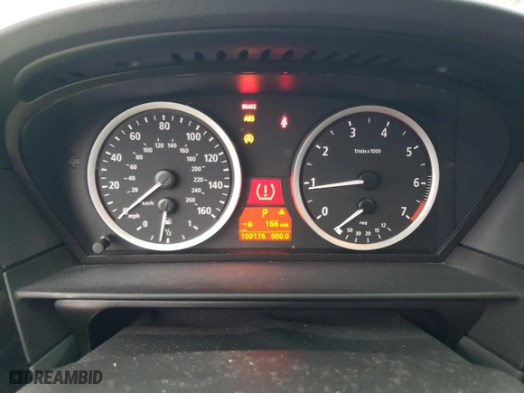 2004 BMW 5 Series 545iA with VIN WBANB33564B111040, listed as a Copart auction lot 83498654 with 100,176 mi miles and Salvage Title. Bid and sale history available at carsss.com. Image 9.