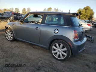 2007 MINI Hardtop S with VIN WMWMF73567TT83724, listed as a Copart auction lot 55041895 with Not provided miles and Non repairable. Bid and sale history available at DreamBid. Image 2.