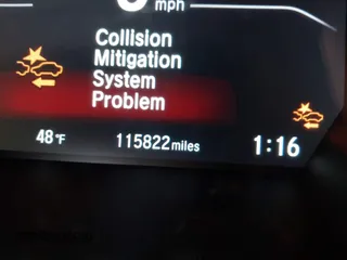 2017 Honda CR-V EX with VIN 2HKRW2H52HH628285, listed as a IAAI auction lot 42012430 with 115,822 mi miles. Bid and sale history available at carsss.com. Image 16.