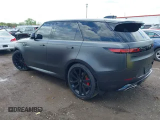 2024 Land Rover Range Rover Sport Dynamic SE z VIN SAL1L9FU1RA413863, wystawiony jako IAAI lot #42213958 z przebiegiem 15 643 mil mil oraz . Historia ofert i sprzedaży dostępna na DreamBid. Obrazek 3.