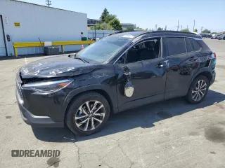 2023 Toyota Corolla Cross XLE z VIN 7MUDAAAG1PV043503, wystawiony jako Copart lot #59404225 z przebiegiem 41 347 mil mil oraz Szkoda całkowita • Salvage title. Historia ofert i sprzedaży dostępna na DreamBid. Obrazek 1.