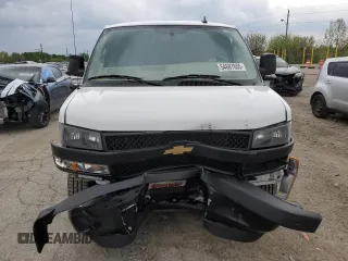 2022 Chevrolet Express Cargo z VIN 1GCWGAFP4N1280376, wystawiony jako Copart lot #54687655 z przebiegiem 63 251 mil mil oraz Szkoda całkowita • Salvage title. Historia ofert i sprzedaży dostępna na DreamBid. Obrazek 5.
