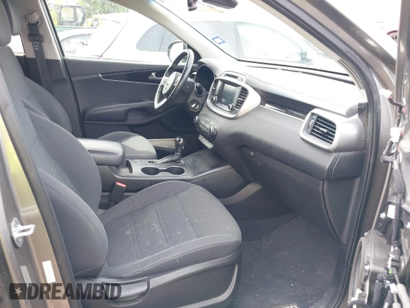 2017 Kia Sorento LX with VIN 5XYPGDA53HG316168, listed as a IAAI auction lot 42360314 with 89,628 mi miles and . Bid and sale history available at DreamBid. Image 5.