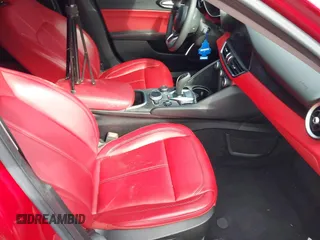 2020 Alfa Romeo Giulia z VIN ZARFAMAN3L7625180, wystawiony jako IAAI lot #41517401 z przebiegiem 43 010 mil mil oraz . Historia ofert i sprzedaży dostępna na DreamBid. Obrazek 5.