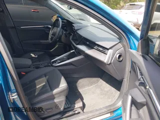 2023 Audi A3 Premium z VIN WAUAUDGY1PA084908, wystawiony jako IAAI lot #42048782 z przebiegiem 28 860 mil mil oraz . Historia ofert i sprzedaży dostępna na DreamBid. Obrazek 5.
