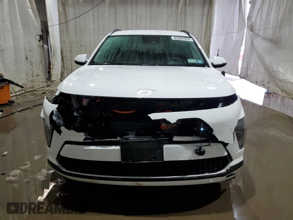 2024 Hyundai Kona SEL with VIN KM8HC3A63RU005581, listed as a Copart auction lot 82802834 with 9,898 mi miles and Salvage Title. Bid and sale history available at DreamBid. Image 5.