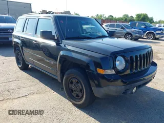 2015 Jeep Patriot Sport z VIN 1C4NJPBB8FD349824, wystawiony jako IAAI lot #42240322 z przebiegiem 106 728 mil mil oraz . Historia ofert i sprzedaży dostępna na DreamBid. Obrazek 1.