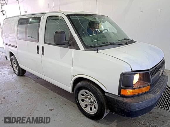 2012 Chevrolet Express Cargo z VIN 1GCSGAFX8C1135353, wystawiony jako IAAI lot #42610415 z przebiegiem 143 913 mil mil oraz . Historia ofert i sprzedaży dostępna na DreamBid. Obrazek 4.