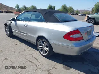 2007 Mercedes-Benz CLK 350 with VIN WDBTK56F27F228877, listed as a IAAI auction lot 42256623 with 158,017 mi miles and . Bid and sale history available at DreamBid. Image 3.