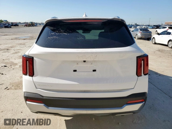 2025 Kia Sorento EX z VIN 5XYRH4JF8SG351780, wystawiony jako Copart lot #52129535 z przebiegiem 1 303 mil mil oraz Szkoda całkowita • Salvage title. Historia ofert i sprzedaży dostępna na DreamBid. Obrazek 6.