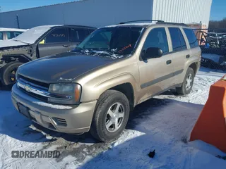 2005 Chevrolet TrailBlazer LT with VIN 1GNDT13S752235509, listed as a IAAI auction lot 41379637 with 131,755 mi miles. Bid and sale history available at carsss.com. Image 2.