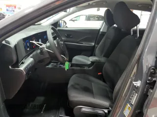 2025 Hyundai Kona SE with VIN KM8HACAB6SU256006, listed as a Copart auction lot 47573995 with 383 mi miles and Salvage Title. Bid and sale history available at carsss.com. Image 7.