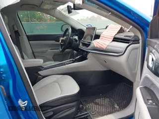 2022 Jeep Compass Latitude with VIN 3C4NJDBB3NT231817, listed as a IAAI auction lot 42070320 with 44,804 mi miles and . Bid and sale history available at DreamBid. Image 5.