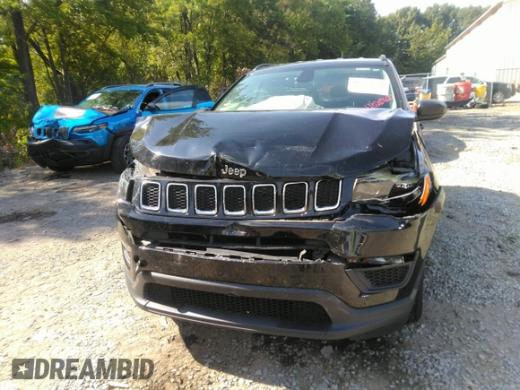 2018 Jeep Compass Sport with VIN 3C4NJCABXJT326364, listed as a IAAI auction lot 40289629 with 68,896 mi miles. Bid and sale history available at carsss.com. Image 12.