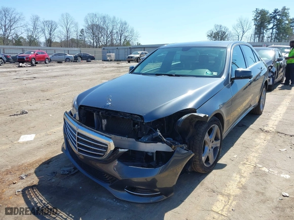 2014 Mercedes-Benz E-Class E 350 Luxury with VIN WDDHF8JB8EA865368, listed as a IAAI auction lot 41790012 with 98,788 mi miles. Bid and sale history available at carsss.com. Image 17.