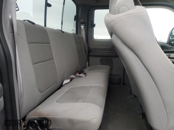2004 Ford F-250 XL with VIN 1FTNX21PX4ED94480, listed as a Copart auction lot 51744705 with 181,134 mi miles and Salvage title. Bid and sale history available at DreamBid. Image 10.