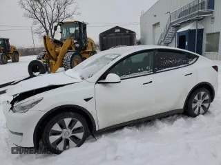 2022 Tesla Model Y Long Range with VIN 7SAYGDEE4NF433617, listed as a Copart auction lot 42585975 with 93,949 mi miles and Salvage Title. Bid and sale history available at carsss.com. Image 1.