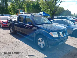 2008 Nissan Frontier LE z VIN 1N6AD09W18C445855, wystawiony jako IAAI lot #42305022 z przebiegiem 232 318 mil mil oraz . Historia ofert i sprzedaży dostępna na DreamBid. Obrazek 1.
