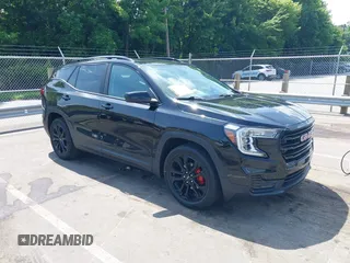 2022 GMC Terrain SLE z VIN 3GKALMEV5NL207280, wystawiony jako IAAI lot #42489040 z przebiegiem 16 501 mil mil oraz . Historia ofert i sprzedaży dostępna na DreamBid. Obrazek 1.