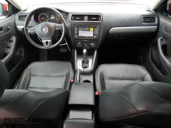 2013 Volkswagen Jetta SE with VIN 3VWDP7AJ0DM433329, listed as a Copart auction lot 54247495 with 153,036 mi miles and Salvage title. Bid and sale history available at DreamBid. Image 8.