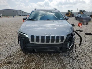 2019 Jeep Cherokee Latitude with VIN 1C4PJLCB3KD164896, listed as a Copart auction lot 64172205 with 107,433 mi miles and Salvage title. Bid and sale history available at DreamBid. Image 5.