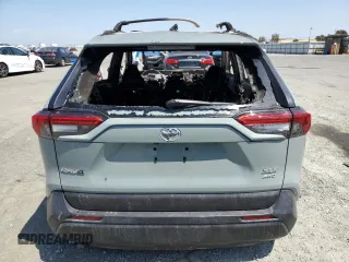 2023 Toyota RAV4 XLE Premium z VIN 2T3A1RFV4PW389370, wystawiony jako Copart lot #55143995 z przebiegiem Nie podano mil oraz Nie do naprawy • Non repairable. Historia ofert i sprzedaży dostępna na DreamBid. Obrazek 6.