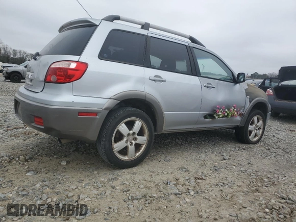 2005 Mitsubishi Outlander XLS with VIN JA4LX41F35U002094, listed as a Copart auction lot 42575725 with 276,096 mi miles and Salvage Title. Bid and sale history available at carsss.com. Image 3.