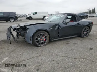 2018 FIAT 124 Spider Abarth z VIN JC1NFAEK2J0139243, wystawiony jako Copart lot #54357665 z przebiegiem Nie podano mil oraz Szkoda całkowita • Salvage title. Historia ofert i sprzedaży dostępna na DreamBid. Obrazek 1.