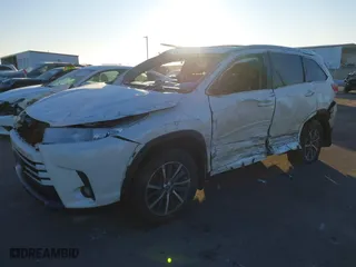 2019 Toyota Highlander SE with VIN 5TDJZRFH2KS566656, listed as a IAAI auction lot 41279310 with 103,172 mi miles. Bid and sale history available at carsss.com. Image 17.