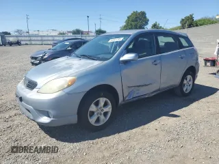2006 Toyota Matrix STD z VIN 2T1KR32E56C563536, wystawiony jako Copart lot #56581295 z przebiegiem 221 301 mil mil oraz Szkody całkowita. Historia ofert i sprzedaży dostępna na DreamBid. Obrazek 1.