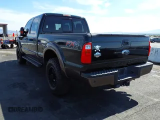 2015 Ford F-250 Lariat z VIN 1FT7W2BT9FEC36528, wystawiony jako IAAI lot #42358471 z przebiegiem 157 487 mil mil oraz . Historia ofert i sprzedaży dostępna na DreamBid. Obrazek 3.