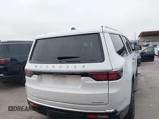 2024 Jeep Wagoneer Series II с VIN 1C4SJUBP2RS120147, выставлен на аукционе IAAI как лот 41877051 с пробегом 35 148 миль миль и . История ставок и продаж доступна на DreamBid. Изображение 16.