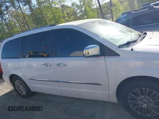 2014 Chrysler Town & Country Limited with VIN 2C4RC1GG8ER332790, listed as a IAAI auction lot 42050062 with 168,048 mi miles. Bid and sale history available at carsss.com. Image 13.