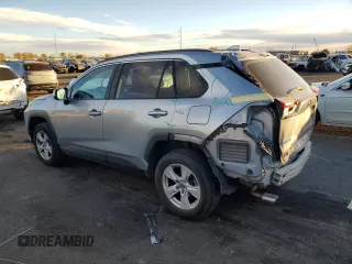 2021 Toyota RAV4 XLE with VIN 2T3P1RFV0MC175838, listed as a Copart auction lot 81320464 with 197,868 mi miles and Salvage Title. Bid and sale history available at carsss.com. Image 2.