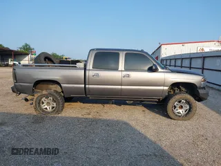 2004 GMC Sierra 2500HD Work Truck z VIN 1GTHK23294F184167, wystawiony jako IAAI lot #42321769 z przebiegiem 234 612 mil mil oraz . Historia ofert i sprzedaży dostępna na DreamBid. Obrazek 13.