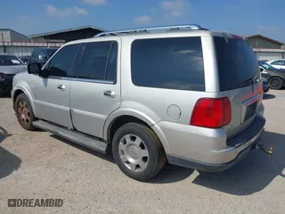 2006 Lincoln Navigator Luxury with VIN 5LMFU27516LJ05626, listed as a IAAI auction lot 41778916 with 144,410 mi miles. Bid and sale history available at carsss.com. Image 3.