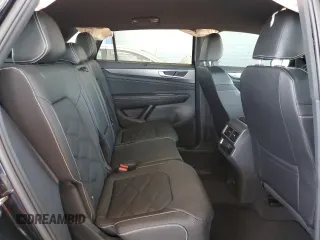 2024 Volkswagen Atlas SE z VIN 1V2WE2CA4RC257104, wystawiony jako Copart lot #57352095 z przebiegiem 7 189 mil mil oraz Szkoda całkowita • Salvage title. Historia ofert i sprzedaży dostępna na DreamBid. Obrazek 10.