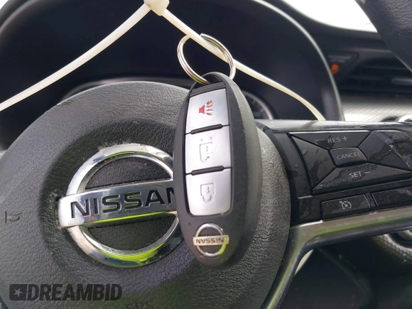 2019 Nissan Kicks SV with VIN 3N1CP5CU1KL534573, listed as a IAAI auction lot 39215072 with 55,489 mi miles. Bid and sale history available at carsss.com. Image 11.