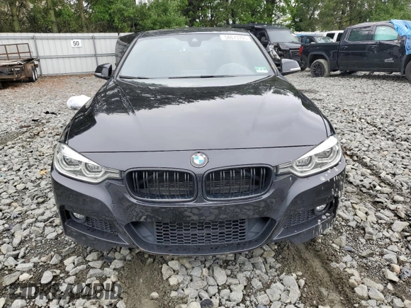 2018 BMW 3 Series 330i xDrive with VIN WBA8D9C58JEB34939, listed as a Copart auction lot 58673705 with 51,639 mi miles and Salvage title. Bid and sale history available at DreamBid. Image 5.