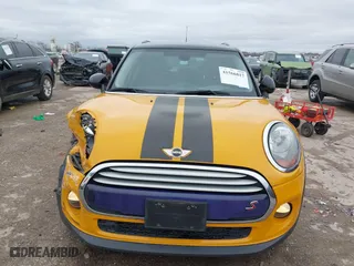 2016 MINI Cooper Hardtop 4 Door S with VIN WMWXU3C58G2B63277, listed as a IAAI auction lot 41566817 with 98,195 mi miles. Bid and sale history available at carsss.com. Image 12.