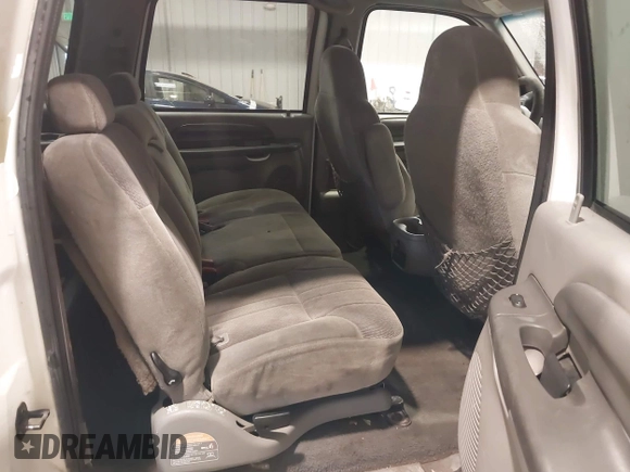 2000 Ford Excursion XLT with VIN 1FMNU41S1YEB10342, listed as a IAAI auction lot 42068928 with 202,584 mi miles and . Bid and sale history available at DreamBid. Image 8.