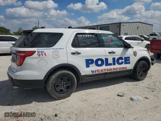 2015 Ford Police Interceptor Utility with VIN 1FM5K8AT8FGB12998, listed as a Copart auction lot 71758134 with 109,336 mi miles and Salvage Title. Bid and sale history available at carsss.com. Image 3.