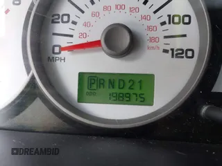 2005 Ford Escape XLS с VIN 1FMCU92Z25KD15083, выставлен на аукционе IAAI как лот 42388015 с пробегом 198 975 миль миль и . История ставок и продаж доступна на DreamBid. Изображение 7.