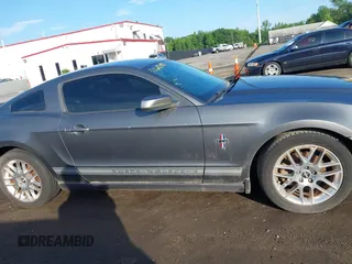 2013 Ford Mustang V6 with VIN 1ZVBP8AM6D5232239, listed as a IAAI auction lot 42680307 with 149,661 mi miles and . Bid and sale history available at DreamBid. Image 13.