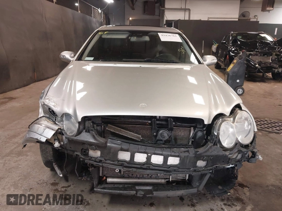 2009 Mercedes-Benz CLK 550 z VIN WDBTJ72H09F265130, wystawiony jako IAAI lot #42436761 z przebiegiem 133 527 mil mil oraz . Historia ofert i sprzedaży dostępna na DreamBid. Obrazek 12.