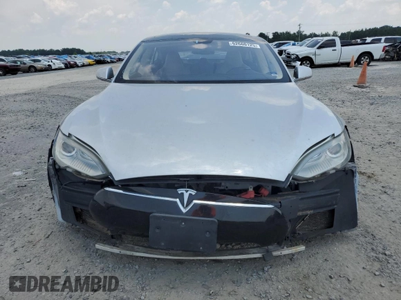 2013 Tesla Model S с VIN 5YJSA1DNXDFP04134, выставлен на аукционе Copart как лот 62660125 с пробегом 150 560 миль миль и Чистый • Clean title. История ставок и продаж доступна на DreamBid. Изображение 5.
