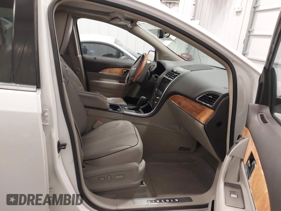 2011 Lincoln MKX with VIN 2LMDJ8JKXBBJ34612, listed as a IAAI auction lot 41775743 with 137,810 mi miles and . Bid and sale history available at DreamBid. Image 5.