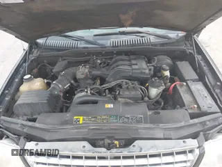 2004 Ford Explorer XLT z VIN 1FMZU73K54UA18067, wystawiony jako IAAI lot #42502018 z przebiegiem 202 136 mil mil oraz . Historia ofert i sprzedaży dostępna na DreamBid. Obrazek 10.